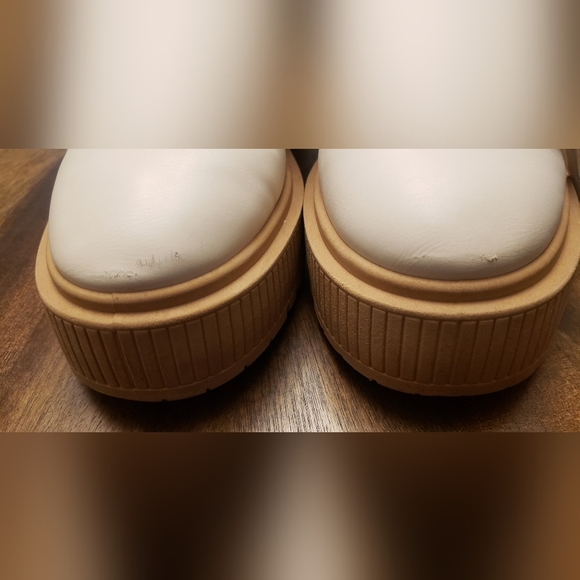 Qupid Women's Off White and Tan Combat Lace-Up Boots Chuncky Sole Size 7 - Picture 12 of 15